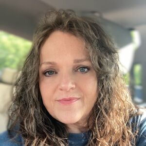 Meet your Posher, Debbie